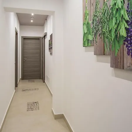 Casa Dell'aromatario 3*