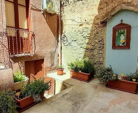 לינה וארוחת בוקר Casa Dell'aromatario שאקה