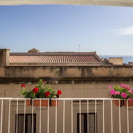 Casa Dell'aromatario 4* שאקה