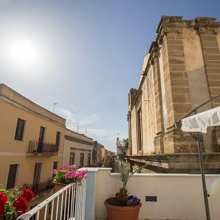 Casa Dell'aromatario לינה וארוחת בוקר 4*