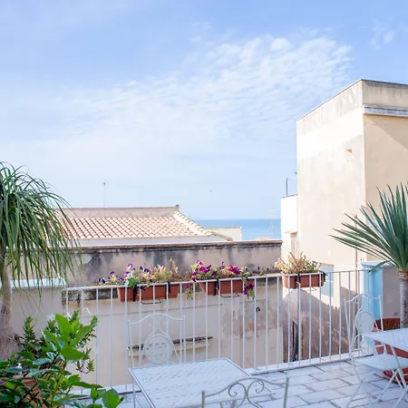 Casa Dell'aromatario 4* שאקה