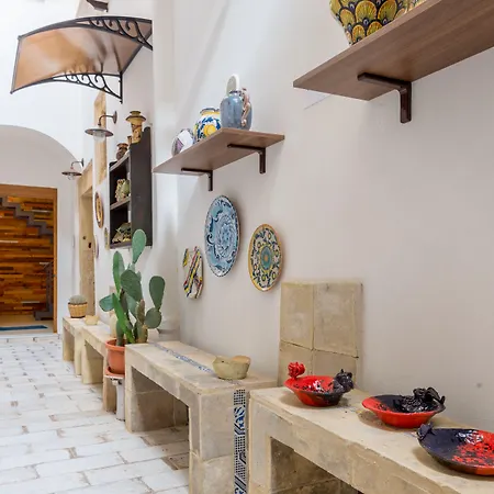 לינה וארוחת בוקר Casa Dell'aromatario 4*