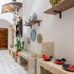 Casa Dell'aromatario 4* 夏卡